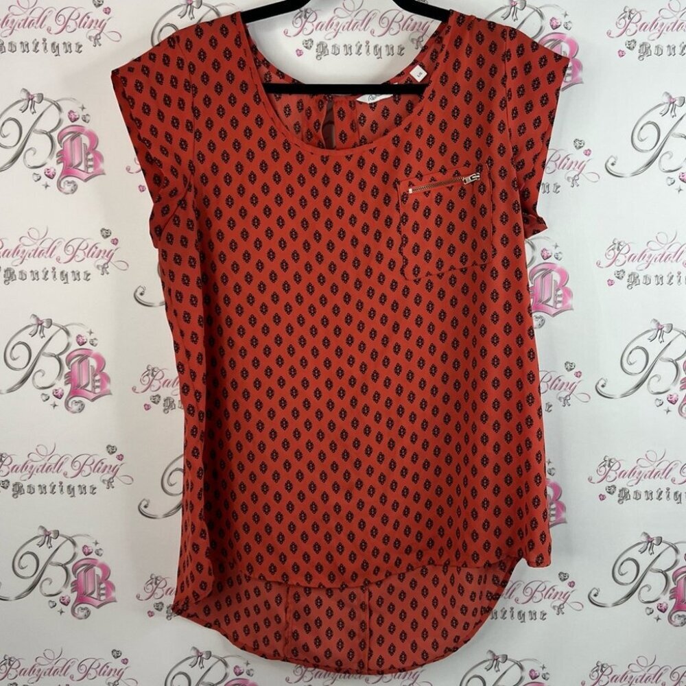 Reitmans blouse tshirt style geometric paisley Red and Black Patterned Blouse
